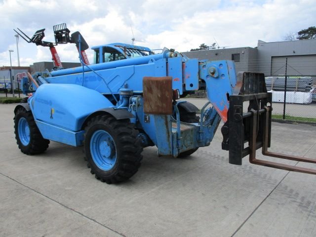 jlg-025-1682430493.jpg