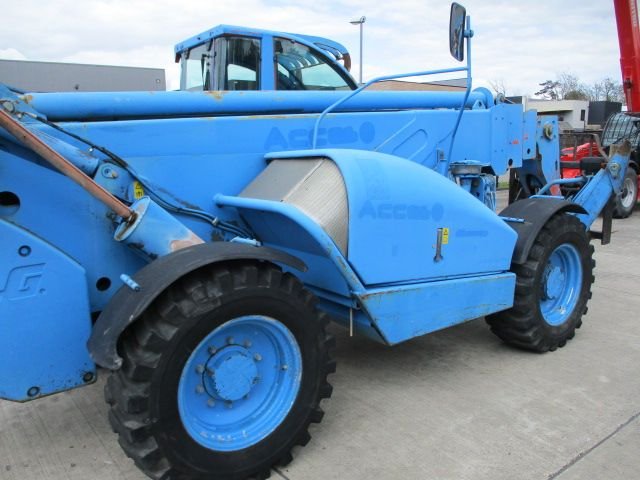 jlg-026-1682430493.jpg
