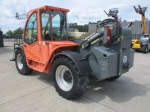 jlg-033-1687872119.jpg
