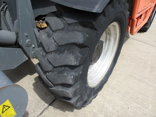jlg-036-1687872119.jpg