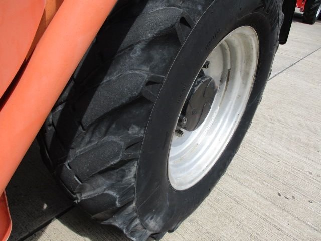 jlg-037-1687872119.jpg