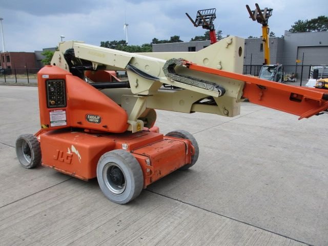 jlg-044-1688023816.jpg