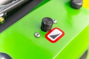 mini-pelle_electrique_lithium_ion_accu_1100_KG_Fonction_15325_600x600.jpg